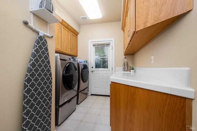 3696 Newbury Ct, Santa Rosa, CA 95404