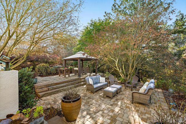 3696 Newbury Ct, Santa Rosa, CA 95404