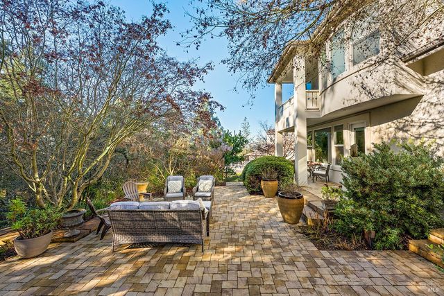 3696 Newbury Ct, Santa Rosa, CA 95404