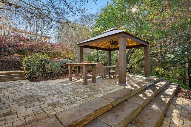 3696 Newbury Ct, Santa Rosa, CA 95404