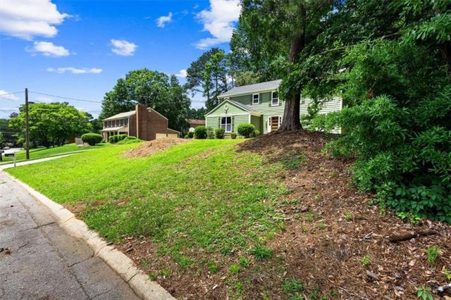 4656 Keighley Dr, Stone Mountain, GA 30083
