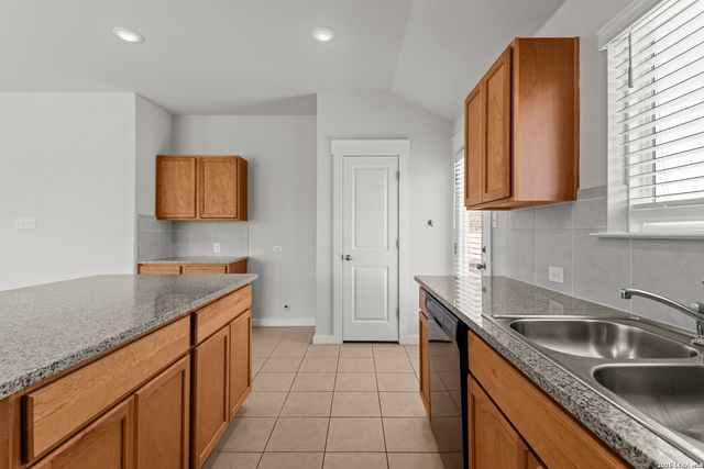 4837 Park Glen, Marion, TX 78124