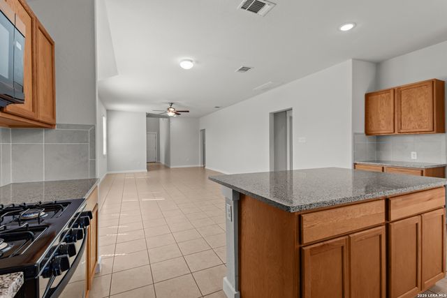 4837 Park Glen, Marion, TX 78124