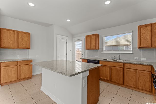 4837 Park Glen, Marion, TX 78124