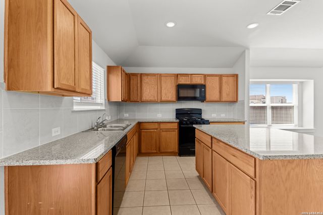 4837 Park Glen, Marion, TX 78124