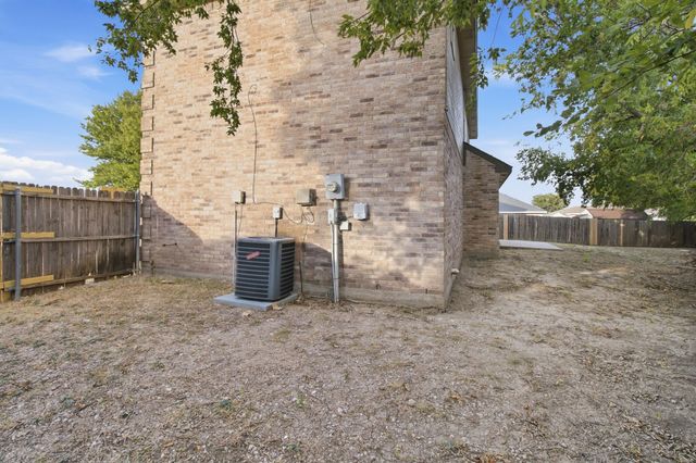 1512 Yellowbird Court, Desoto, TX 75115