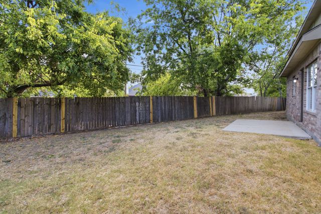 1512 Yellowbird Court, Desoto, TX 75115