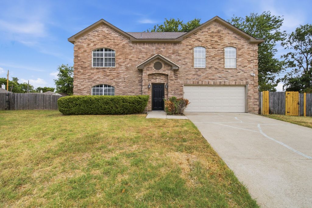 1512 Yellowbird Court, Desoto, TX 75115