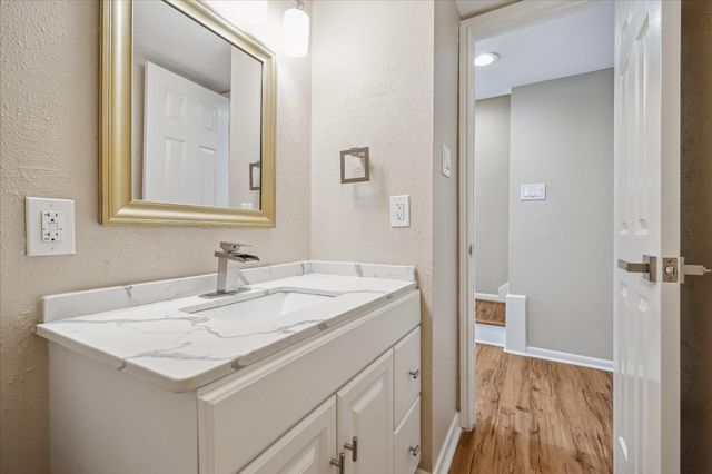 6427 Olympia Drive 114, Houston, TX 77057