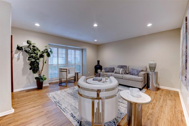 6427 Olympia Drive 114, Houston, TX 77057