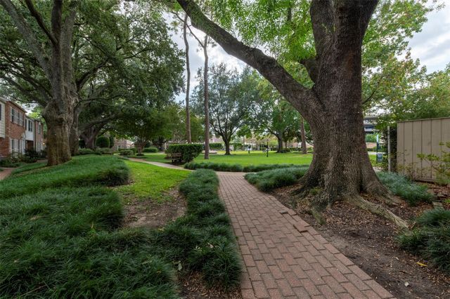 6427 Olympia Drive 114, Houston, TX 77057