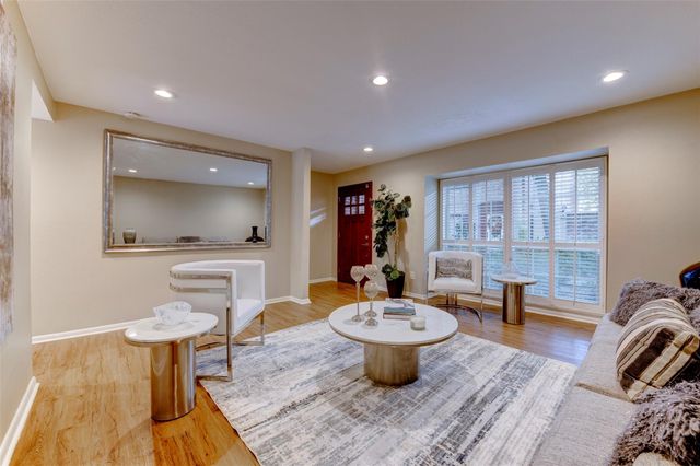 6427 Olympia Drive 114, Houston, TX 77057