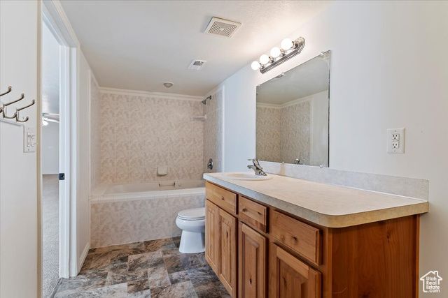 3867 RUNGSTED CIR, Syracuse, UT 84075