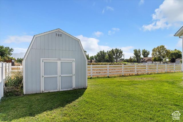 3867 RUNGSTED CIR, Syracuse, UT 84075