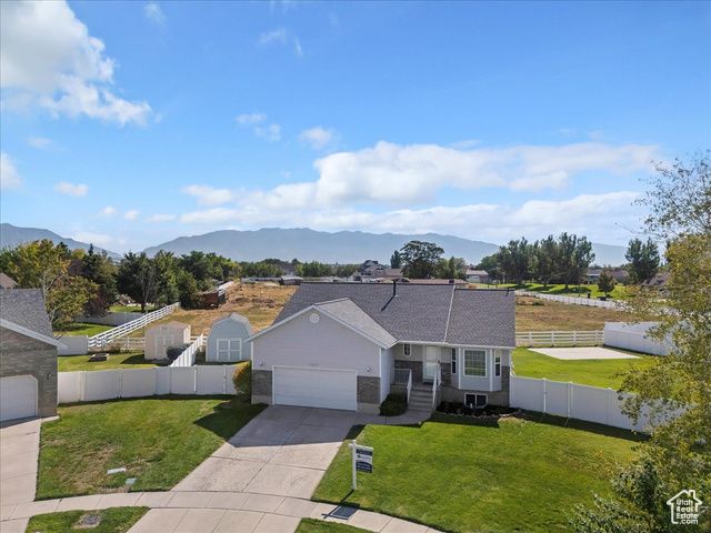 3867 RUNGSTED CIR, Syracuse, UT 84075