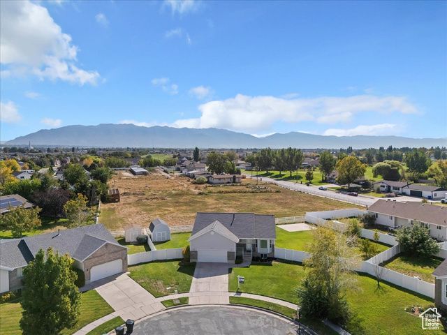 3867 RUNGSTED CIR, Syracuse, UT 84075