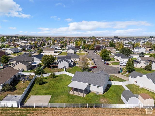 3867 RUNGSTED CIR, Syracuse, UT 84075