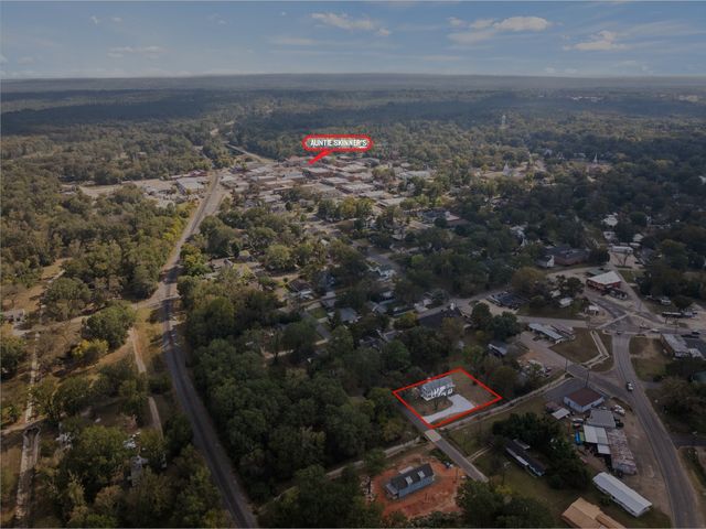 655 N SODA Street, Jefferson, TX 75657