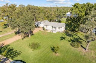 1420 Beverly Dr, Salina, KS 67401