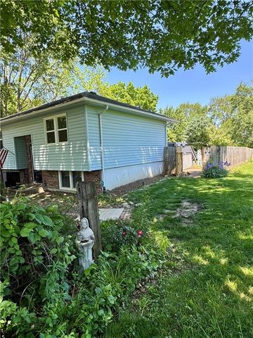 9704 HURRELBRINK Road, Kansas City, KS 66109