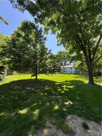 9704 HURRELBRINK Road, Kansas City, KS 66109