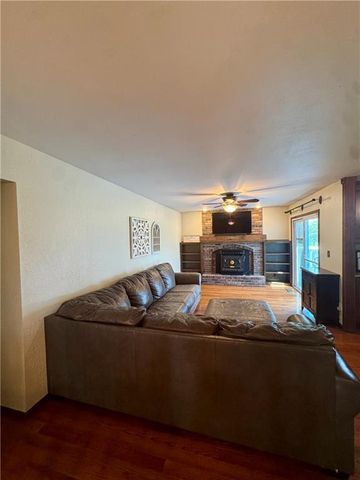 9704 HURRELBRINK Road, Kansas City, KS 66109