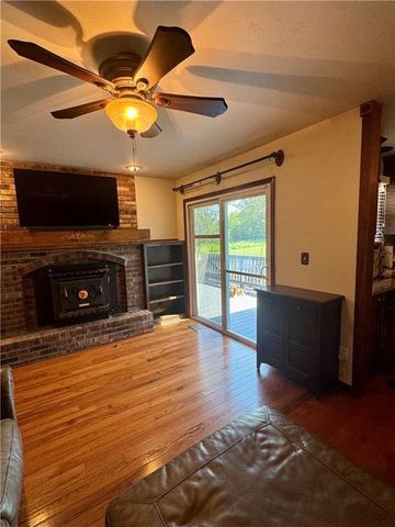 9704 HURRELBRINK Road, Kansas City, KS 66109