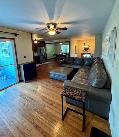 9704 HURRELBRINK Road, Kansas City, KS 66109