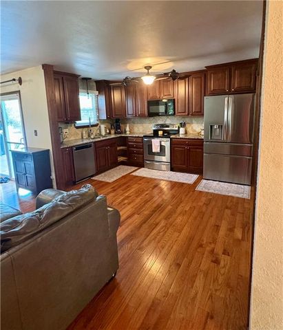 9704 HURRELBRINK Road, Kansas City, KS 66109
