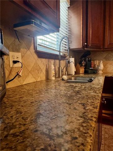9704 HURRELBRINK Road, Kansas City, KS 66109