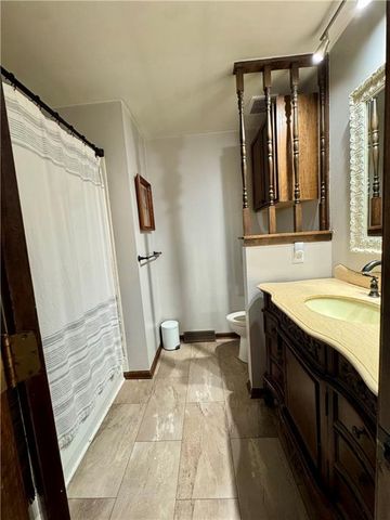 9704 HURRELBRINK Road, Kansas City, KS 66109