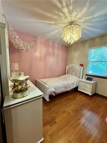 9704 HURRELBRINK Road, Kansas City, KS 66109