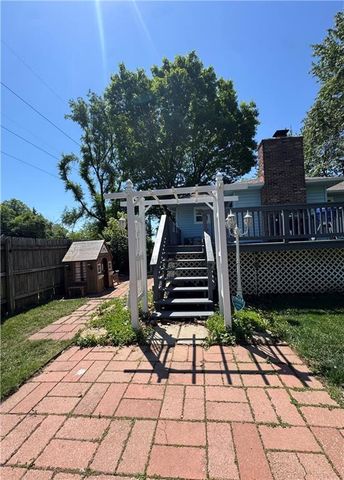 9704 HURRELBRINK Road, Kansas City, KS 66109