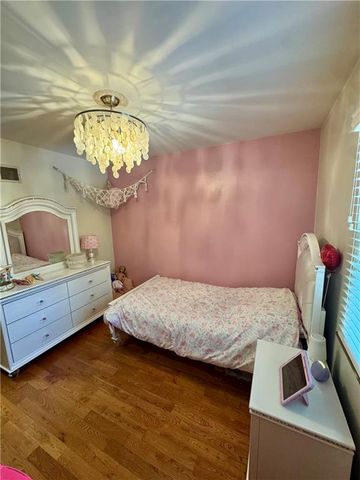 9704 HURRELBRINK Road, Kansas City, KS 66109