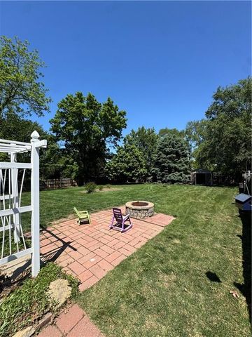 9704 HURRELBRINK Road, Kansas City, KS 66109