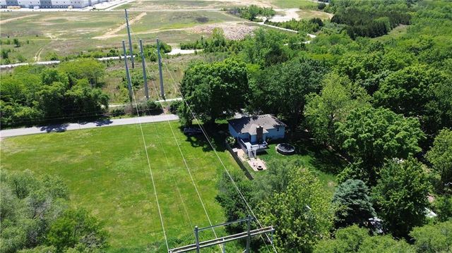 9704 HURRELBRINK Road, Kansas City, KS 66109