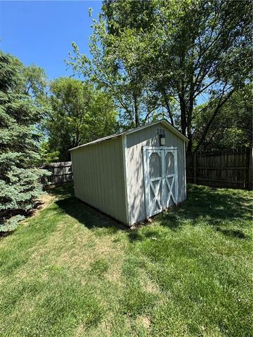 9704 HURRELBRINK Road, Kansas City, KS 66109