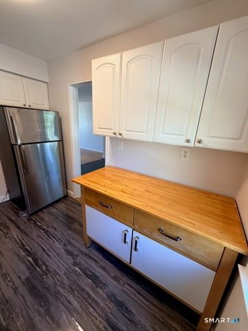250 Glenbrook Road D, Stamford, CT 06906