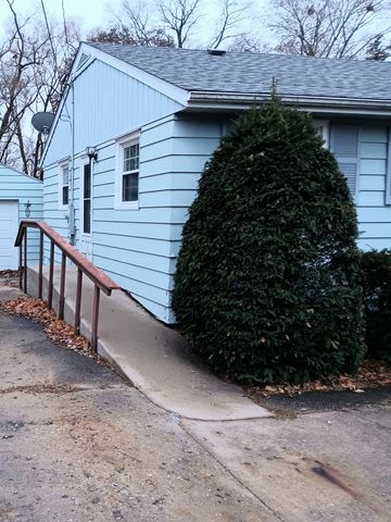 860 Franklin Grove Road, Dixon, IL 61021