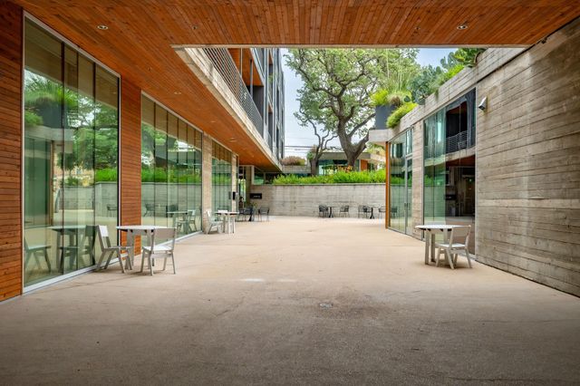 900 S 1st ST 312, Austin, TX 78704