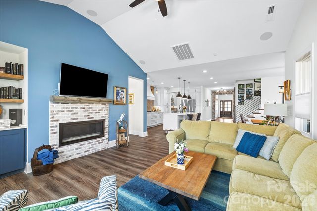 7004 Kingfisher Way, Belmont, NC 28012