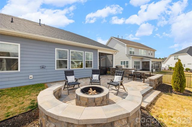 7004 Kingfisher Way, Belmont, NC 28012