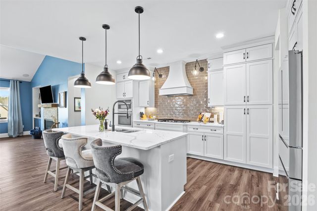 7004 Kingfisher Way, Belmont, NC 28012