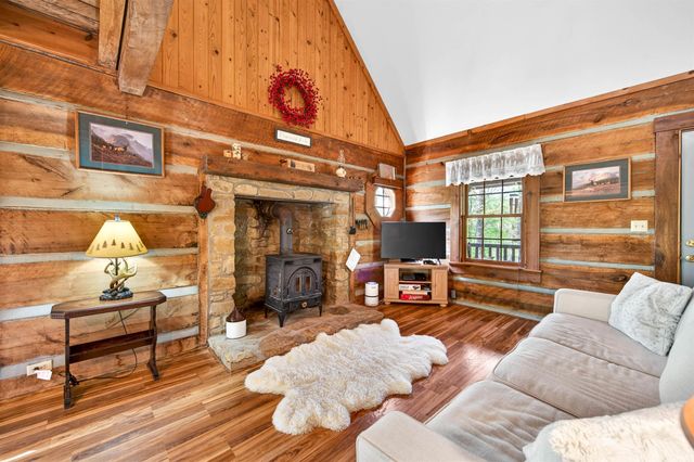 209 Sanctuary Lane, Nashville, IN 47448