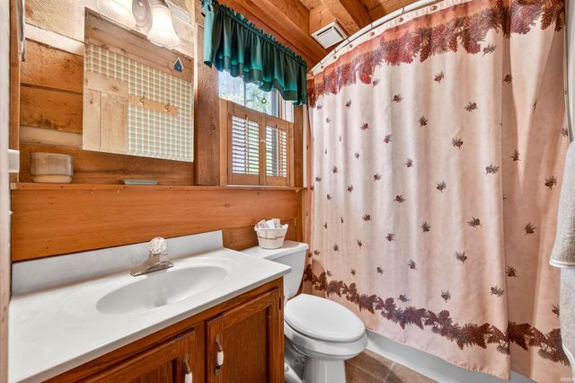 209 Sanctuary Lane, Nashville, IN 47448