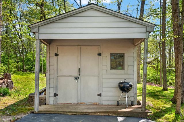 209 Sanctuary Lane, Nashville, IN 47448