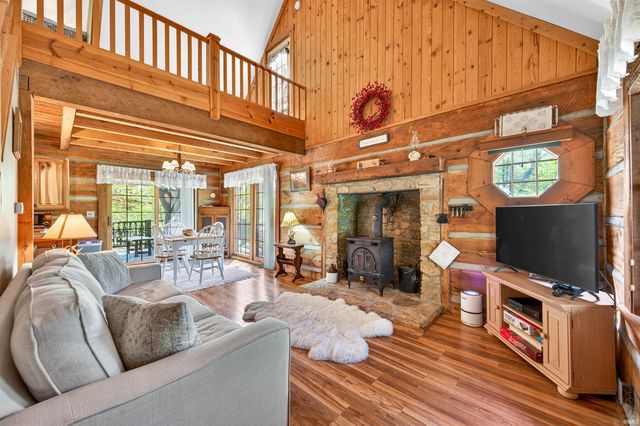 209 Sanctuary Lane, Nashville, IN 47448