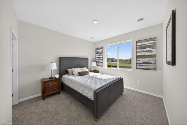 1805 Lynx Place SE, Pine Island, MN 55963