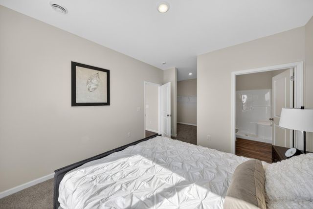 1805 Lynx Place SE, Pine Island, MN 55963
