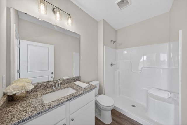 1805 Lynx Place SE, Pine Island, MN 55963